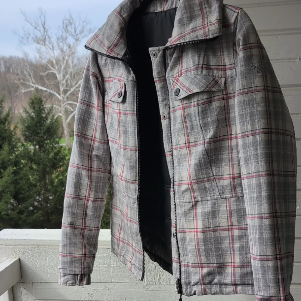 The North Face Black Quilted Women's Puffer Jacket - Picture 6 of 7